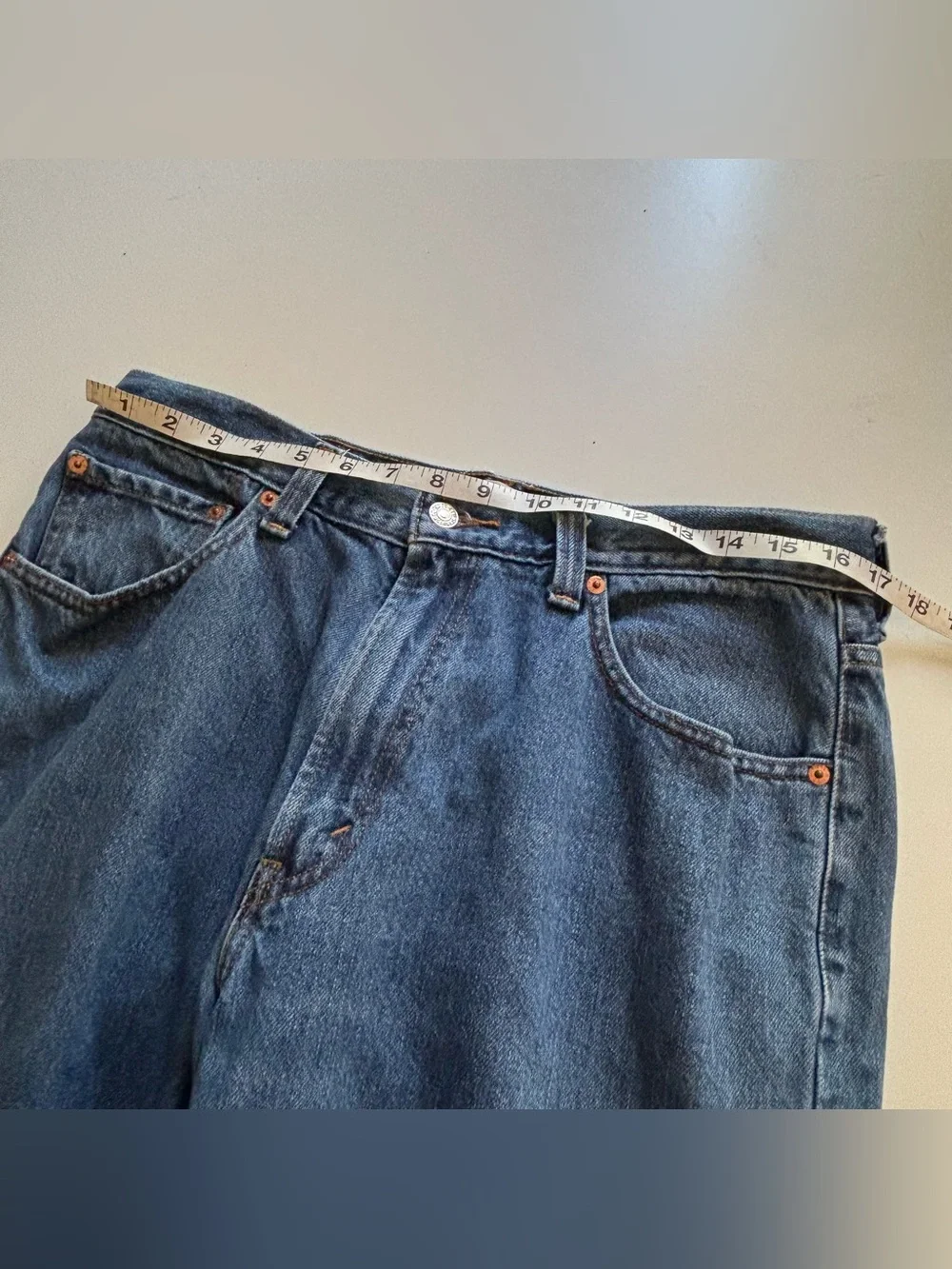 Levi’s 550 relaxed fit 34x36 men’s medium wash tapered